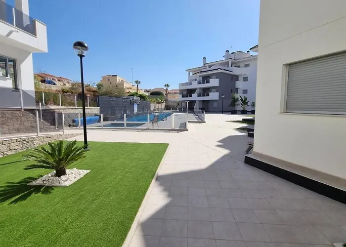 Modern 3 Bedroom 7 Guests Sun Golf Beach Apartments