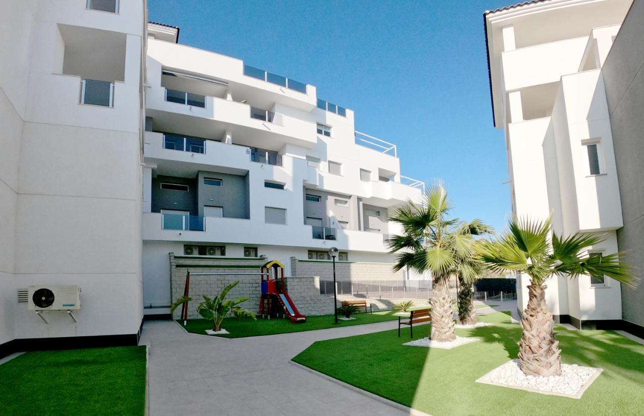 Modern 3 Bedroom 7 Guests Sun Golf *